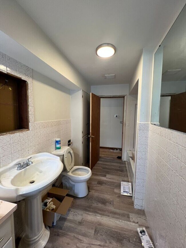 Building Photo - Reserve Now: Spacious, Newly Renovated 5-B...