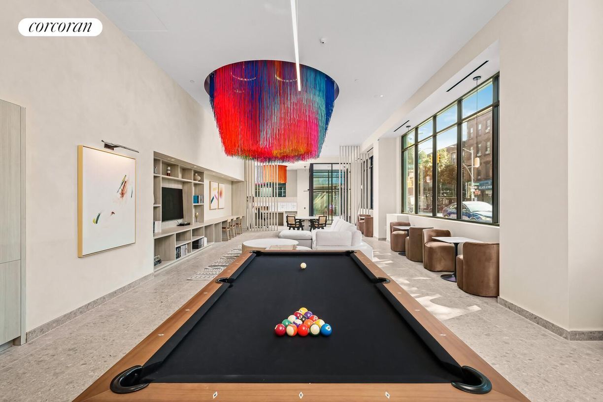 Building Photo - 733 Myrtle Ave