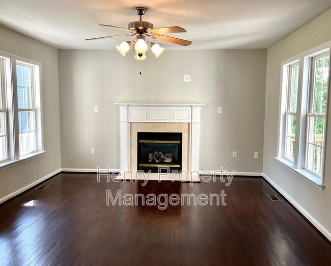 Building Photo - 104 Back Woods Cir