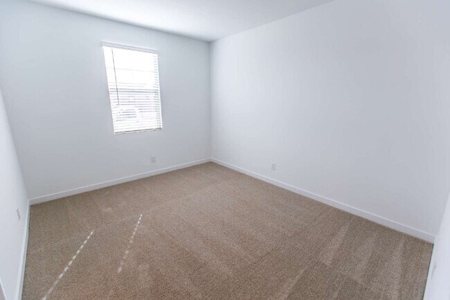 Building Photo - 23024 E Watford Dr