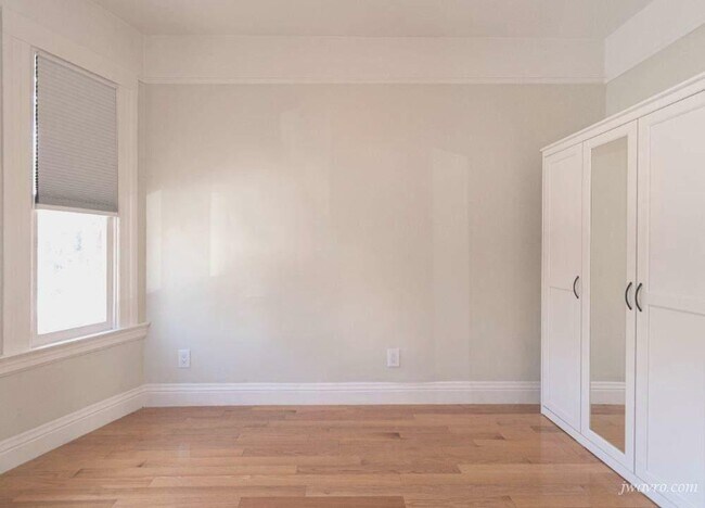 Building Photo - 2268 Bryant St