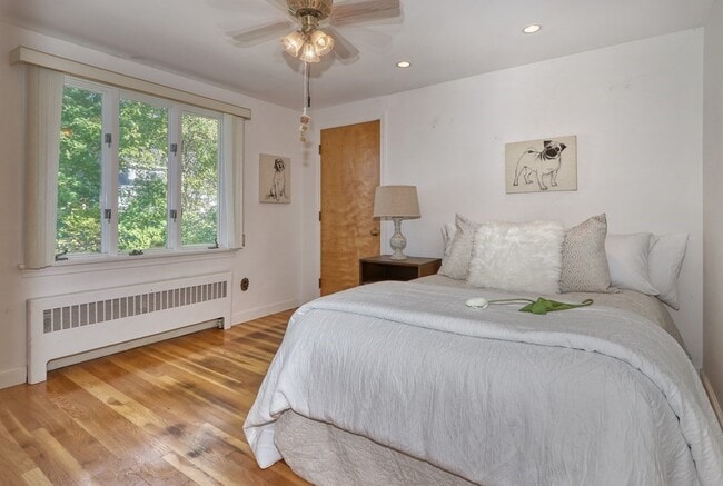 Building Photo - 33 Hillcrest Rd