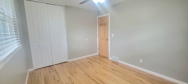 Building Photo - Small town Macon!