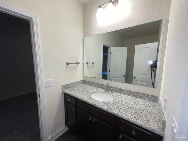 Building Photo - 5065 Peach Dr