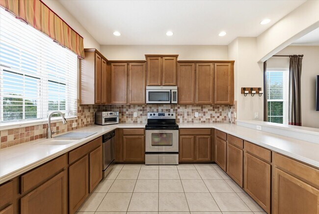 Building Photo - 964 Sombra St