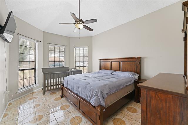 Building Photo - 708 Azalea Dr