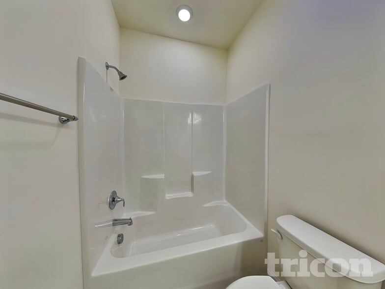 Building Photo - 402 Porterfield Dr