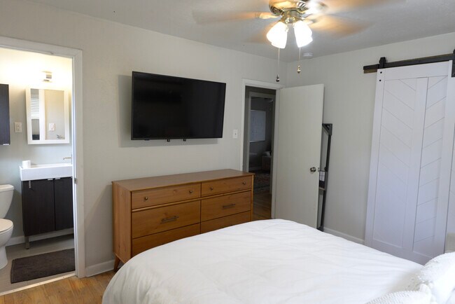 Upstairs bedroom #1 with attached bathroom - 932 S Holly St