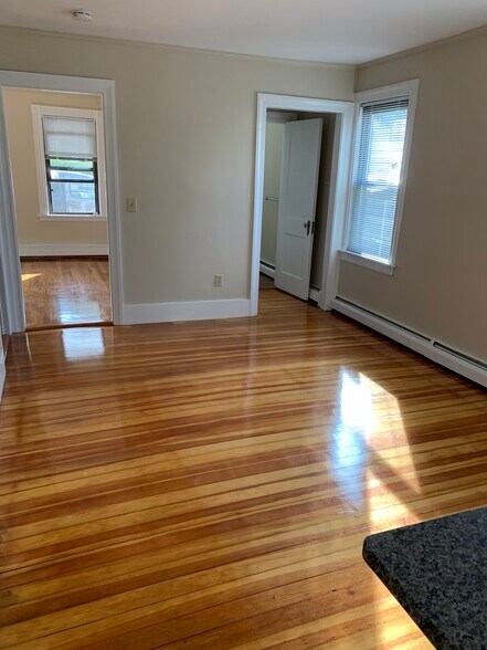 dinning area pic2 - 205 Standish Ave