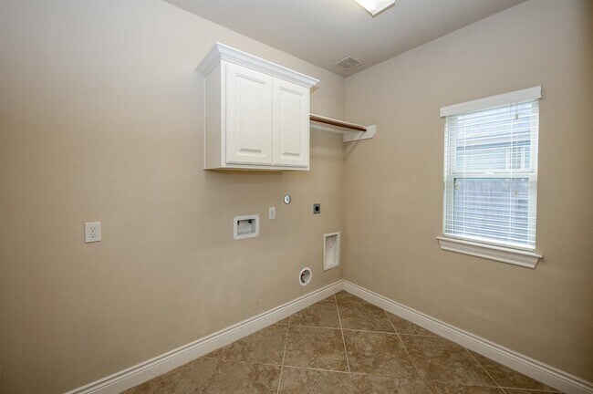 Building Photo - 27811 Bradford Ridge Dr
