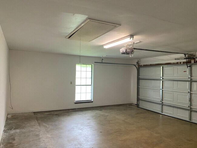 Building Photo - Brownlee Estates