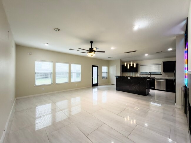 Building Photo - 2243 Rocky Hollow Ln