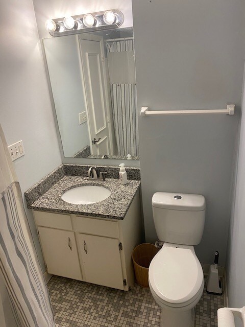 Building Photo - 4012 DuPont Cir