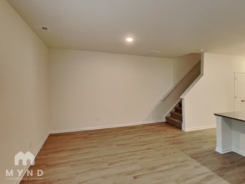 Building Photo - 106 Duff St