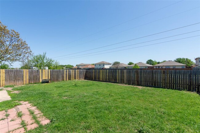 Building Photo - 245 Shale Dr