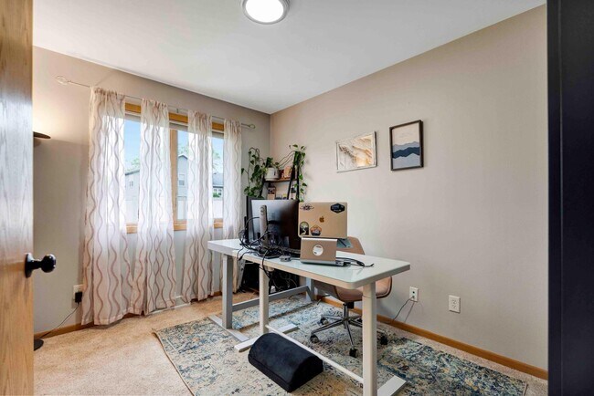 Building Photo - 3670 Sabertooth Trail