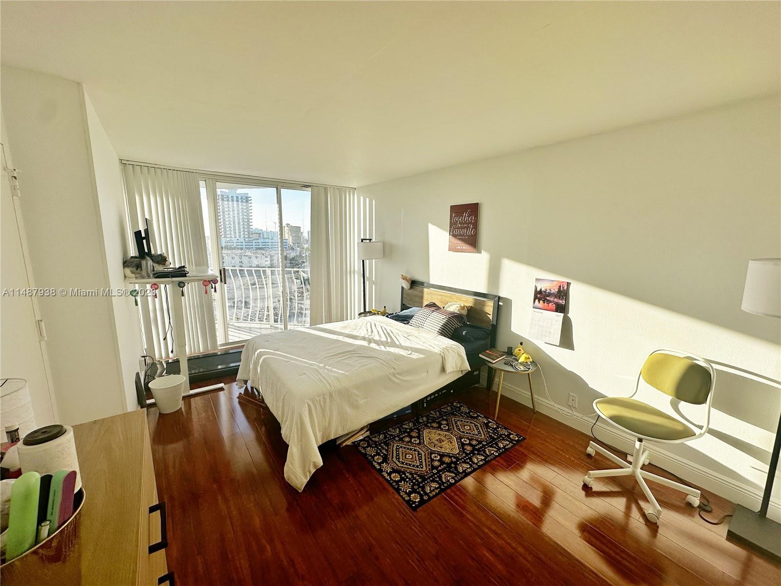 Building Photo - 7601 E Treasure Dr