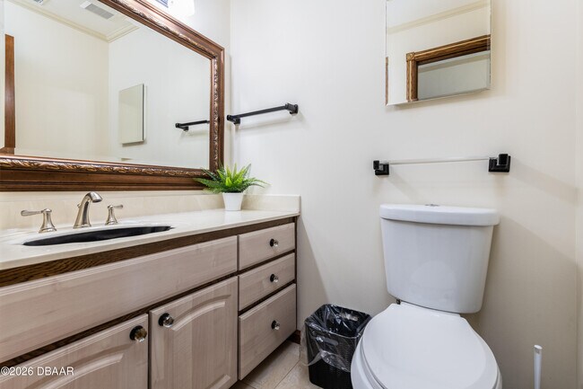 Building Photo - 3602 S Peninsula Dr