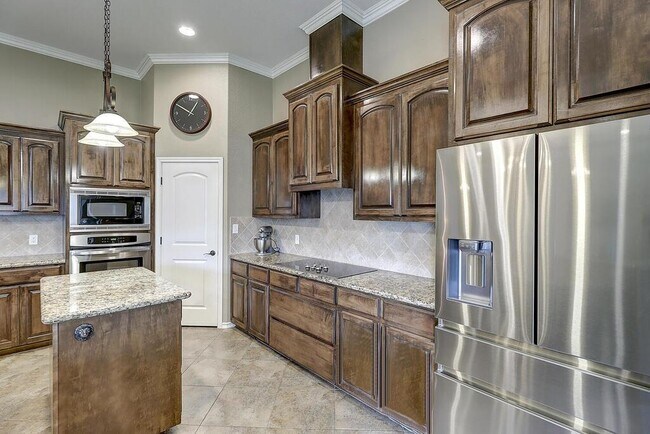 Building Photo - 15134 Barataria Dr