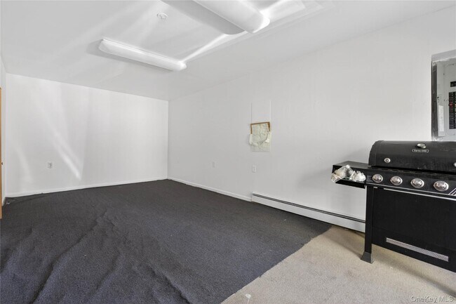 Building Photo - 40 Felter Hill Rd