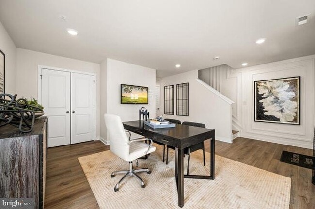 Building Photo - 35 E Front St