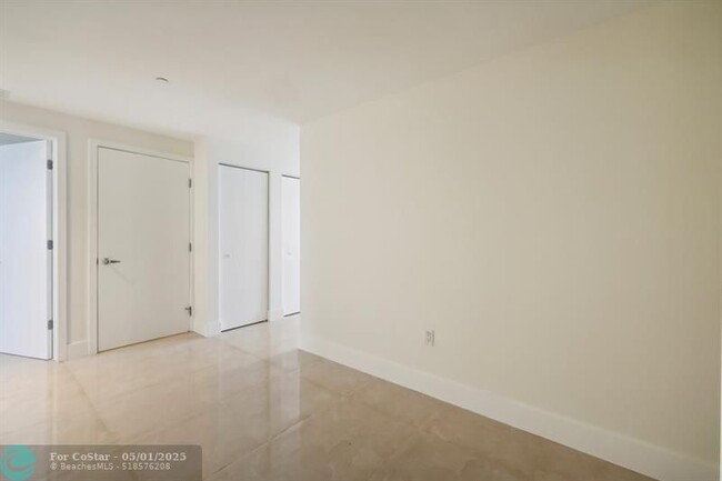 Building Photo - 16385 Biscayne Blvd