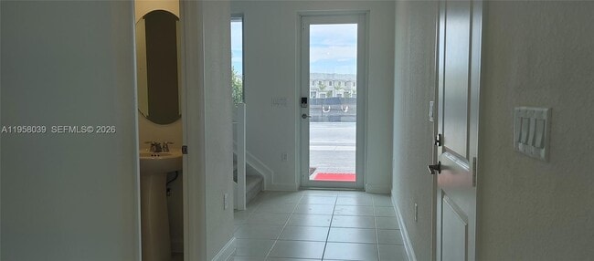 Building Photo - 689 SE 13th St Cir