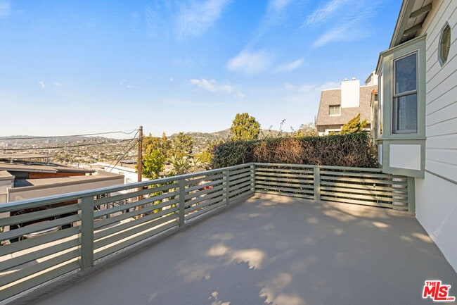 Building Photo - 3815 Franklin Ave