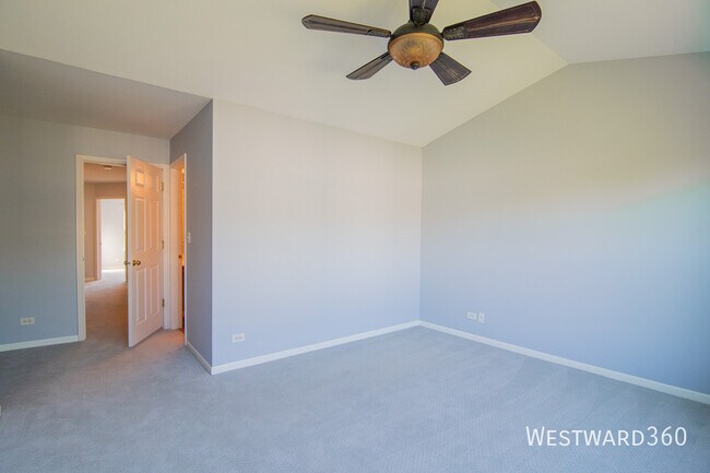 Building Photo - 2486 Golf Ridge Cir