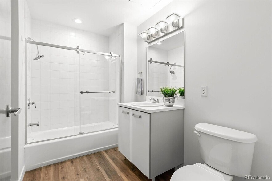 Building Photo - 3100 Huron St