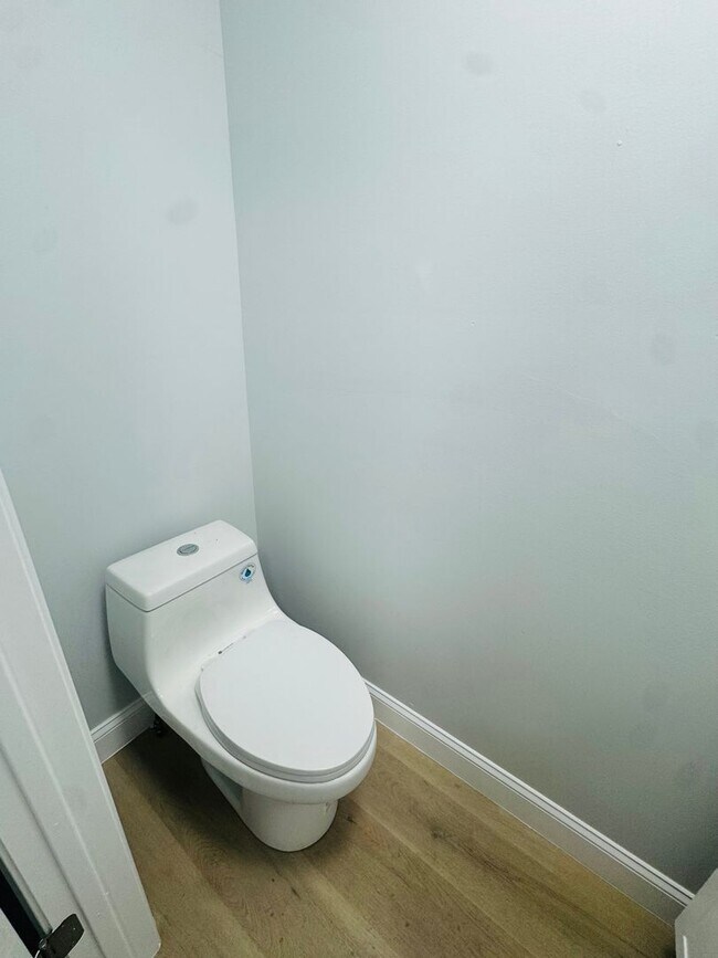 Building Photo - Rehabbed 3bd/1.5bth House with Backyard!! SECTION 8 ONLY!!