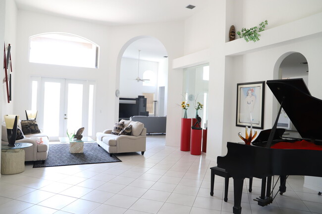 Building Photo - 11174 Winding Pearl Way