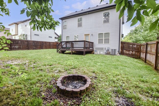 Building Photo - Pet Friendly Three Bedroom!
