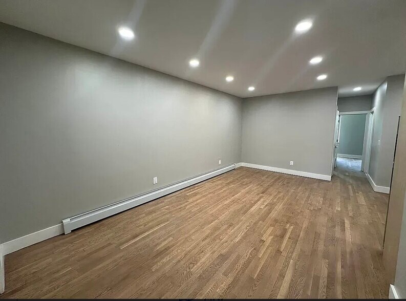 Building Photo - 818 Macdonough St