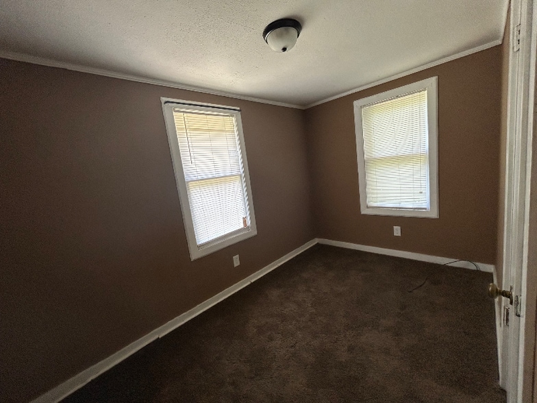 Building Photo - 107 Shirley Dr