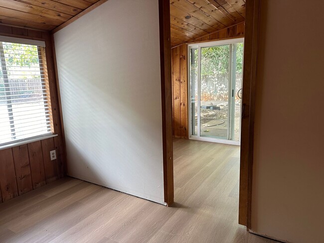 Building Photo - Your Next Chapter Starts Here - Convenient Redding Location!