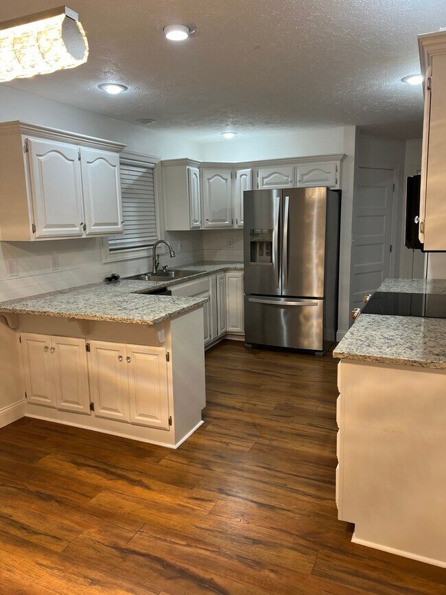 Building Photo - Galloway District RENTAL!  3-Bed, 2-Bath, 2-Car Garage