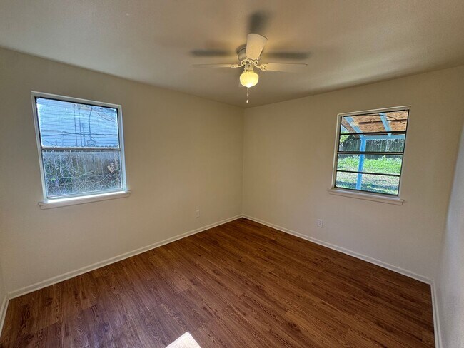 Building Photo - North-Shreveport Home Move-In Ready