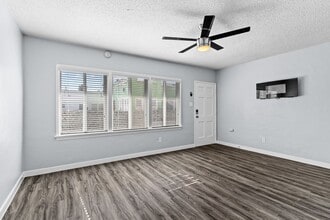 Building Photo - 1900 E 7th St