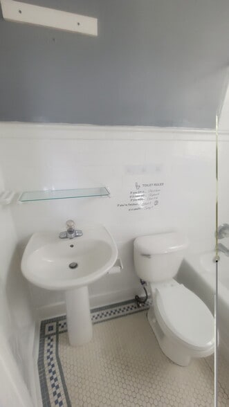 Building Photo - 148 W 6th St