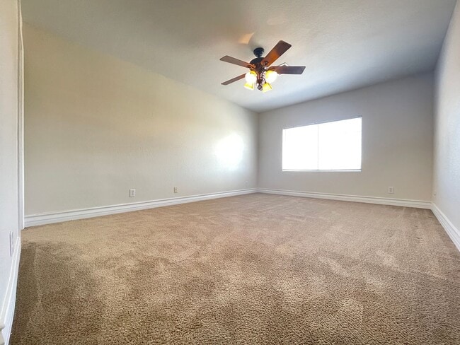 Building Photo - Lovely townhome in The Pueblo Village of S...