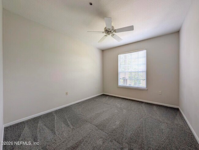 Building Photo - 7990 Baymeadows Cir E