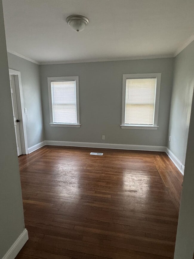 Building Photo - 607 Winthrop Ave
