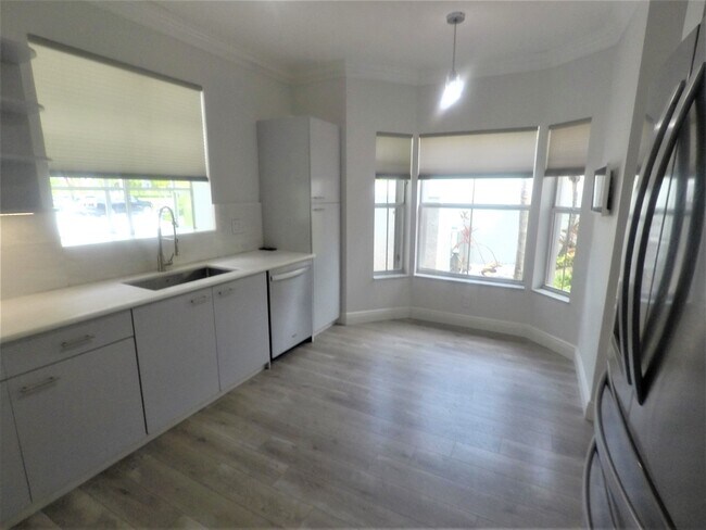 Bright kitchen - 1145 Yellowheart Way