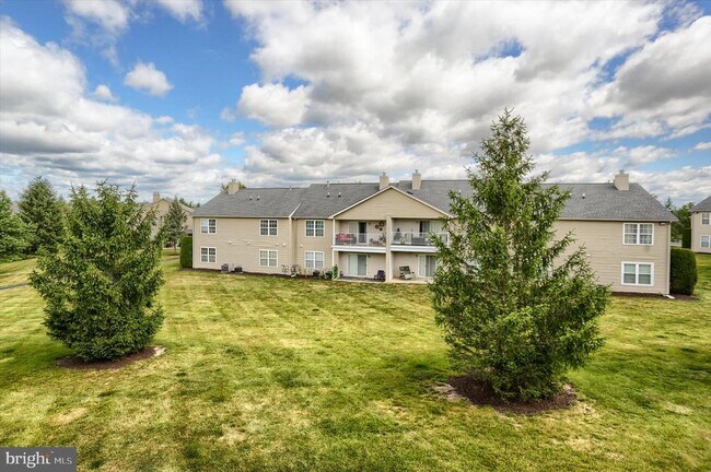 Building Photo - 136 Cardinal Ln
