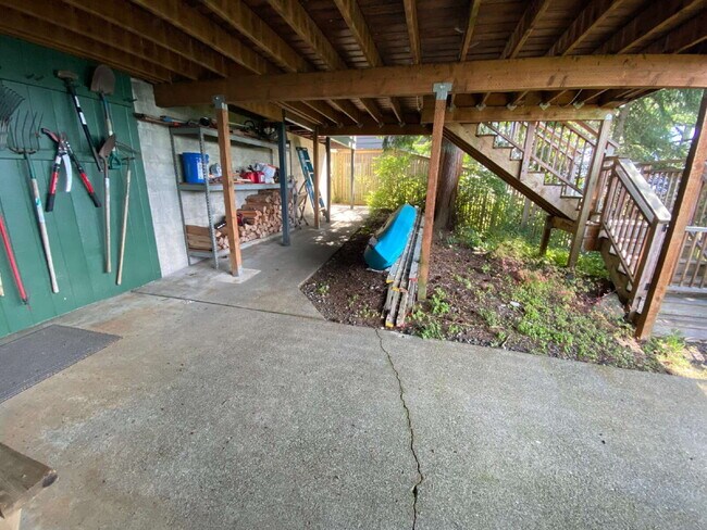 Building Photo - Spacious 5-Bedroom Home with Stunning View...
