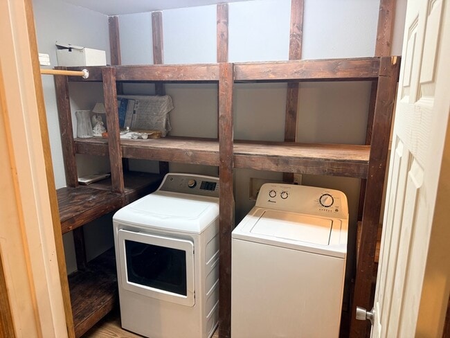 Building Photo - 663 Duke Ave