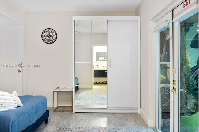 Building Photo - 418 SE 3rd Terrace