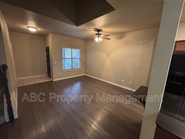 Building Photo - 3220 W Montrail Pl