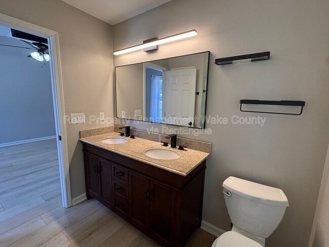 Building Photo - 206 Lindell Dr